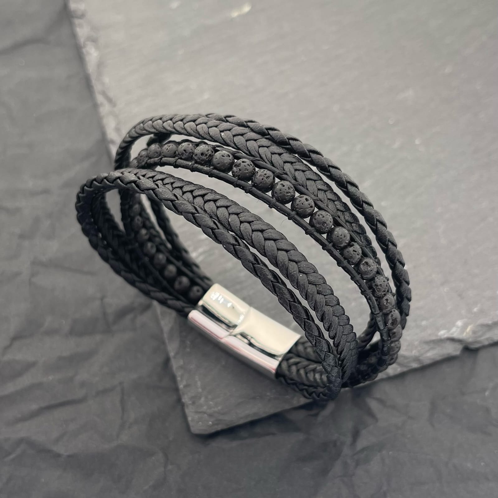 Multi Bracciale Cuoio e Pietra Lavica Multi Bracciale Cuoio e Pietra Lavica